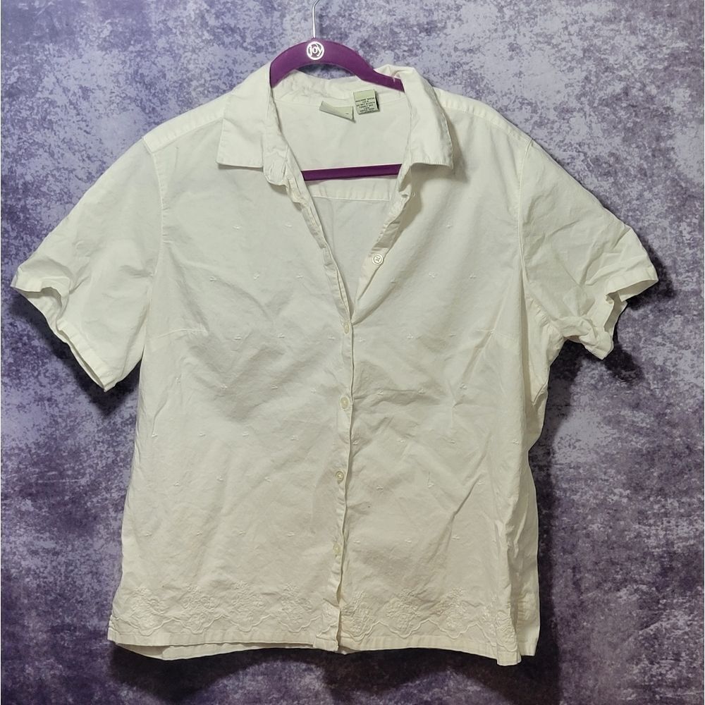 Womens White Button down Top‎